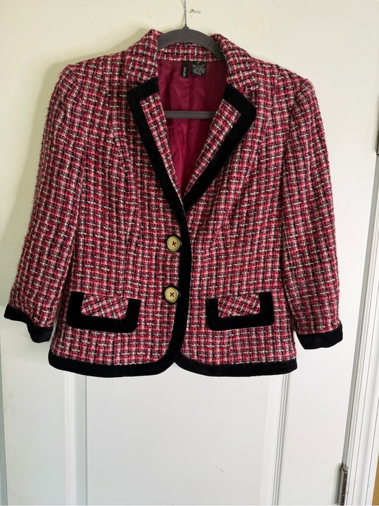 kenzie Jackets & Blazers - Kenzie Pink And Black Textured Tweed Blazer with Black Velvet Trim. Size 8.